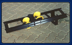 Manhole cable laying roller - image